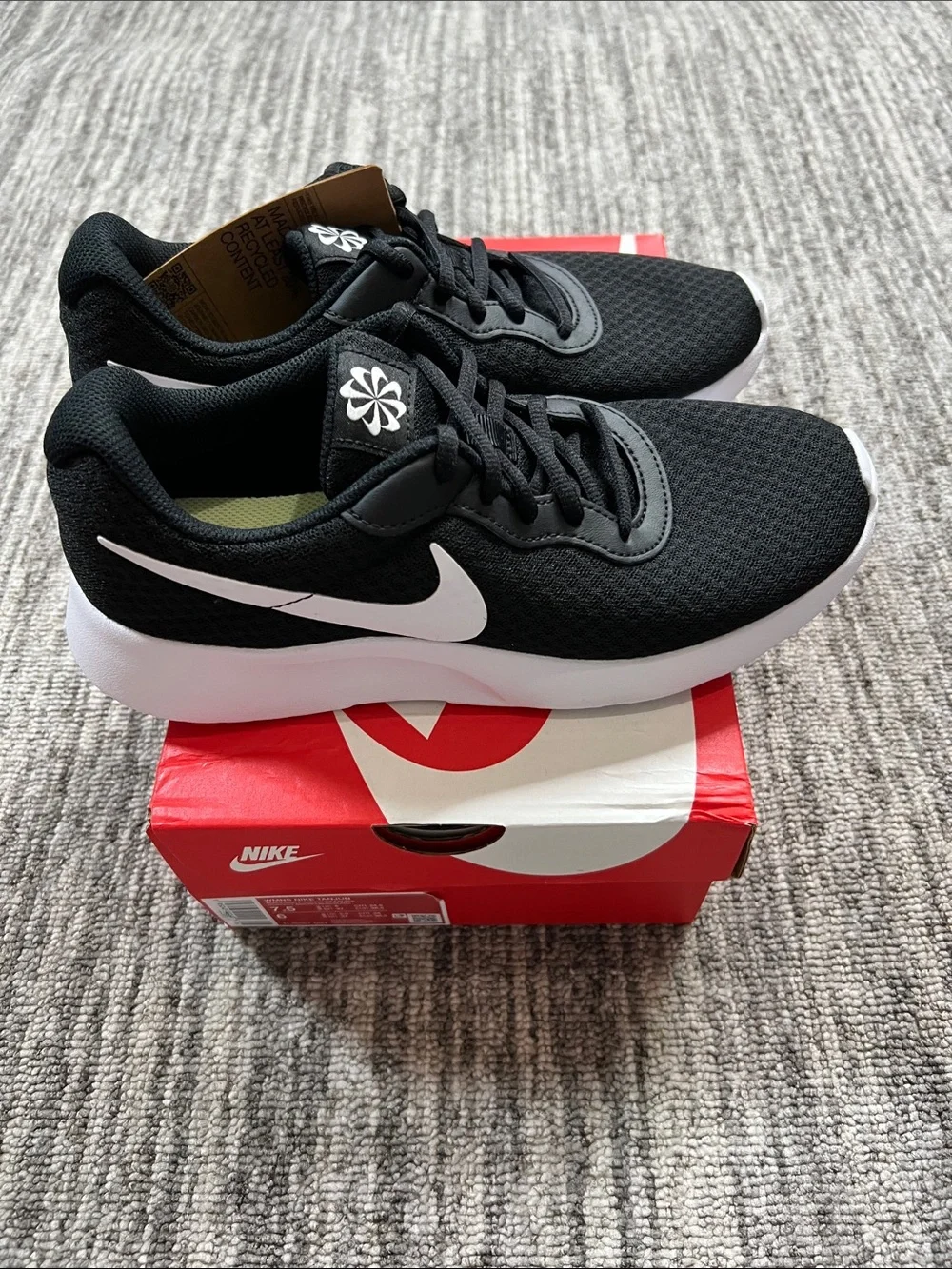 Nike new tag